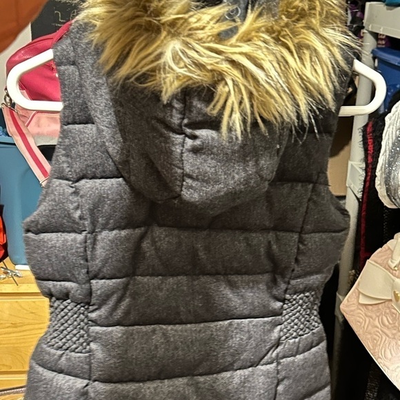 Guess  vest - Picture 3 of 4